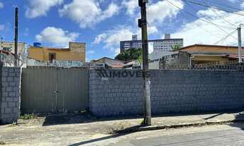 Imagem: Terreno à venda no bairro de Ponta Negra