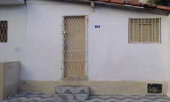 Imagem: Alugo casa estilo kitnet pequena próxima.da