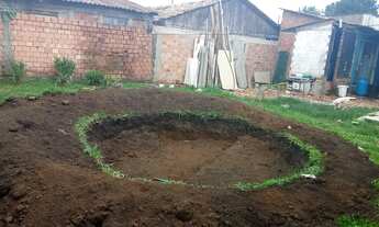 Imagem 4: Meia água grande de alvenaria portas e janelas de blindex telhado 9 milímetro telhas novas