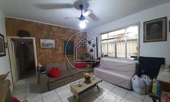 Imagem: Apartamento térreo na primeira quadra da