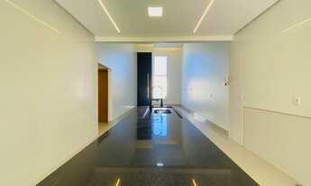 Imagem 6: Belíssima Casa 04 Suítes Plenas - Área Churrasco e Piscina