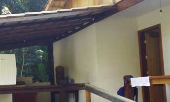 Imagem 2: Sítio na região de Itaipava. Muita água, muito verde. Preço de conjugado