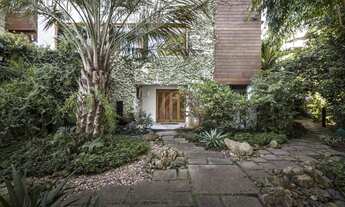 Imagem 5: Casa / 4 dormitórios / 4 suítes / 4 vagas / Vila Assunção / Porto Alegre