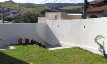 Imagem: Casa Á Venda com 3 Dormitórios no Bairro