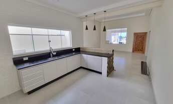 Imagem 4: Linda casa com piscina a venda no condomínio Portal das Monções em Porto Feliz