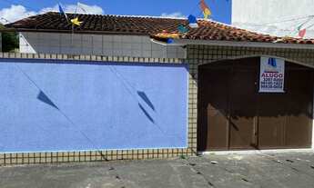 Imagem: CASA C/ 3/4 SENDO 1 SUÍTE EM FRENTE AO