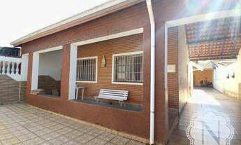 Imagem 2: Casa com edícula e amplo quintal à venda perto da praia - Gaivotas