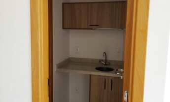 Imagem 2: SALA COMERCIAL COM VARANDA Centro Sala comercial com 34m2, varanda, piso laminado, copa