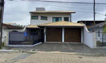 Imagem: CASA SEMIMOBILIADA COM 4 DORMITÓRIOS (1