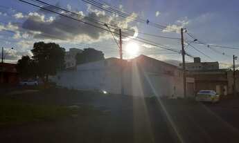 Imagem: Terreno com 3 casas no Santa Mônica