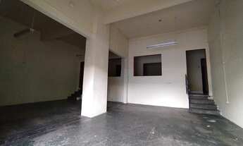 Imagem 4: Loja 200m², no inicio da Av Iguaçu, localização de grande movimento no Rebouças.[6.003