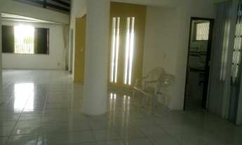 Imagem 4: Excelente casa com área de 360 m² na Cohama, com garagem para 05 carros, 04 quartos sendo