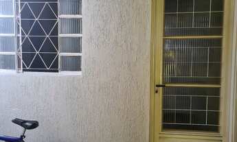 Imagem: Aluga-se casa de fundos na QNL