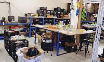 Imagem 4: Galpão Loja Galpão / depósito com 4 vagas na garagem