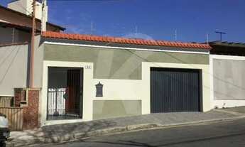 Imagem 2: Casa com 242 m2 de área construída, 3 quartos, sendo 1 suíte, quintal e 6 vagas na Vila Gu