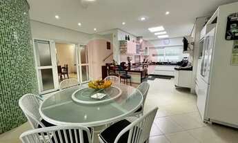 Imagem 6: Magnífica casa com 1070m² de área construída com 5 suite todas com closet