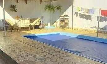 Imagem 2: Casa de condomínio térrea para venda possui 250 metros quadrados com 3 quartos