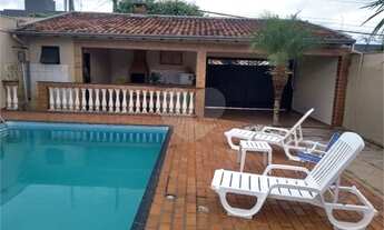 Imagem: Casa com Piscina na Vila Carmem