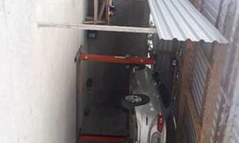 Imagem 5: Terreno na colônia (garagens