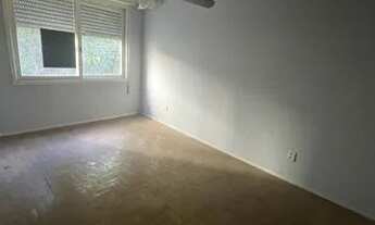 Imagem 7: Apartamento de dois dormitórios bem localizado na av. Mariante no bairro Rio Branco