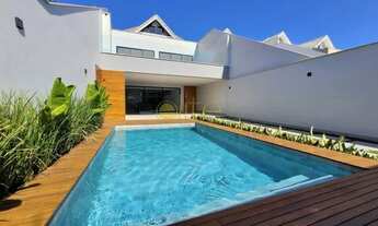 Imagem 1: EM BELO CONDOMINIO, LINDA CASA TRIPLEX, 4 SUITES, PISC., CHURRASQUEIRA