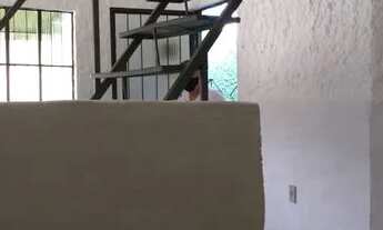 Imagem 2: Alugo ou vendo casa acesso por escadas 2 ou 3 quartos