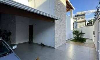 Imagem 2: Maravilhosa Casa com 3 Quartos, Suíte Master, Área Gourmet e 4 Vagas no Bairro Santa Améli