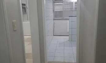 Imagem 4: Apartamento bem localizado de 2 Dormitórios, 4° andar, portaria 24 hrs, gás central