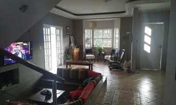 Imagem 7: Casa de condomínio para aluguel e venda possui 250 metros quadrados com 4 quartos