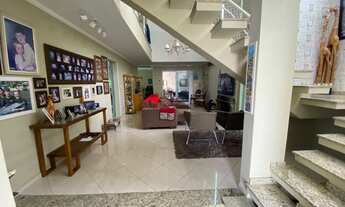 Imagem 4: Casa de condomínio para venda possui 243 metros quadrados com 3 quartos