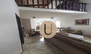 Imagem 5: Casa com Mezanino, Piscina e 5 Dormitórios - Venda ou Locação - Condomínio Nova Higienópol