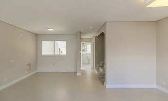 Imagem 2: Sobrado para alugar com 3 quartos no Bom Retiro em Curitiba