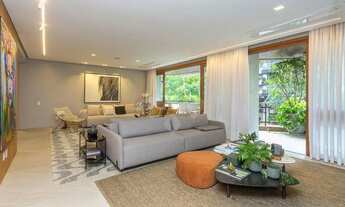 Imagem 3: Luxo e sofisticação em 2 suítes com opção para 3 dorms. em 346m² e 3 vagas de garagem no C