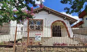 Imagem: Casa com 2 dormitórios e 3 vagas no Bairro