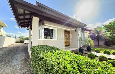 Imagem: Casa com suíte no centro de Rodeio