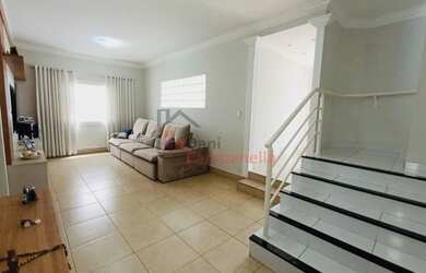 Imagem 2: Casa de 4 dormitórios com suíte e churrasqueira na Pousada dos Campos