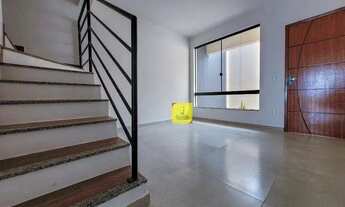 Imagem 4: Linda casa de 2 quartos com suíte, área gourmet, quintal e garagem