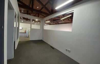 Imagem 3: Galpão para aluguel com 357m² e 6 vagas em Barueri