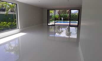 Imagem 2: Casa a venda com 5 quartos na Barra da Tijuca no Rio de Janeiro - RJ