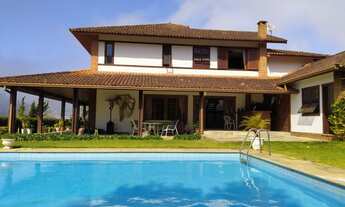 Imagem: Casa com terreno plano de 2.500m², 4 suítes