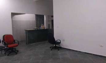 Imagem: Casa com 3 Quartos, 1 Suíte, 2 banheiros