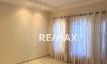 Imagem 2: Sobrado com 4 quartos ao lado do centro