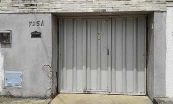 Imagem 3: Uma graça de casa plana recuada, com varanda gourmet, gradeada no melhor do Eusébio