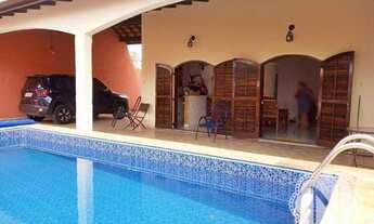 Imagem 1: Casa com amplo terreno e piscina à venda no Cibratel II - Itanhaém SP