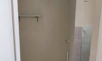 Imagem 6: Apartamento de 3 quartos e 2 banheiros com armários na cozinha e banheiro, DCE completo, 1