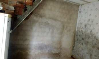 Imagem 4: Casa lajeada, frente pra rua, 2 quartos, pronta pra construir em cima