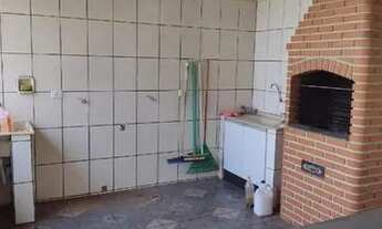 Imagem 6: Excelente imóvel , bem localizado sendo um sobrado com 3 dormitórios , uma suíte , sala