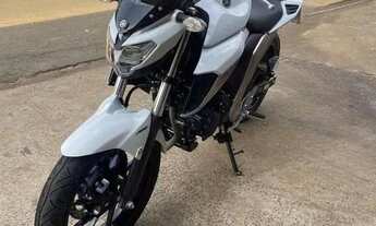 Imagem 5: Fazer 250 2019 Quarto com aluguel por R$17.000 /mês