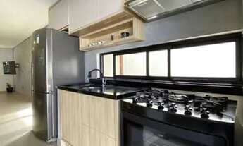 Imagem 6: Vendo Casa Duplex com 4 Dormitórios Sendo 3 Suítes + Escritório/ Piscina/ Energia Solar no