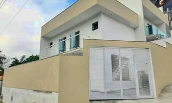 Imagem: Casa com 2 suítes, terraço e 2 vagas no